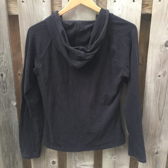 The North Face black long sleeve w/hood - size M/L - Picture 8 of 9